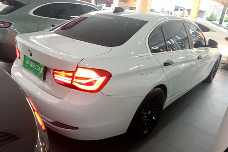 BMW 3 Series 2018 car image #7
