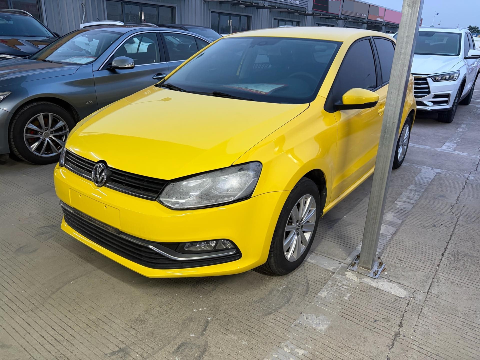 Volkswagen Polo 2015 Volkswagen Polo 2015 car image