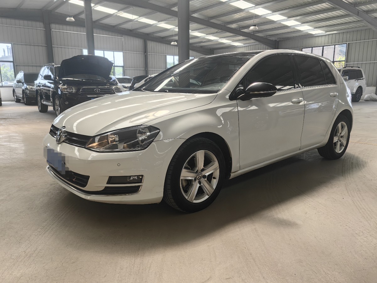 Volkswagen Golf 2017 car image #2