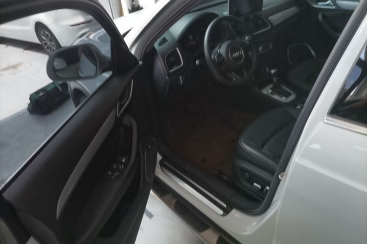 Audi Q3 2019 #16 Audi Q3 2019 car image #16