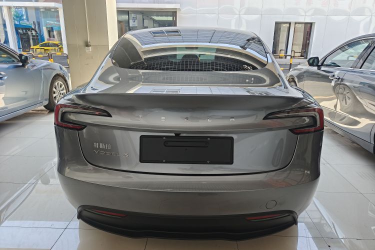 Tesla Model 3 2025 car image #4