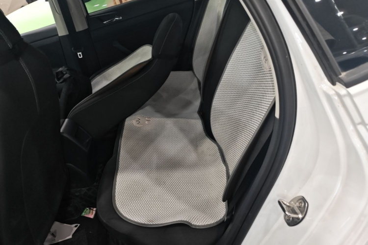 Volkswagen Polo 2023 car image #17