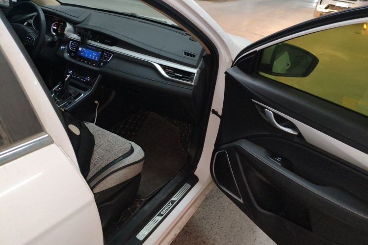 GEELY Emgrand 2018 car image #23