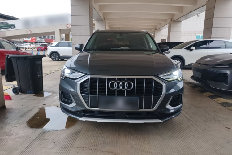 Audi Q3 2020 car image #3