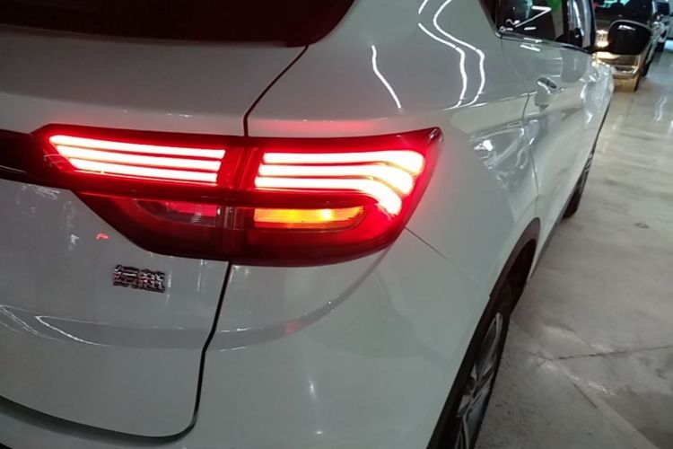 GEELY Coolray 2022 car image #8