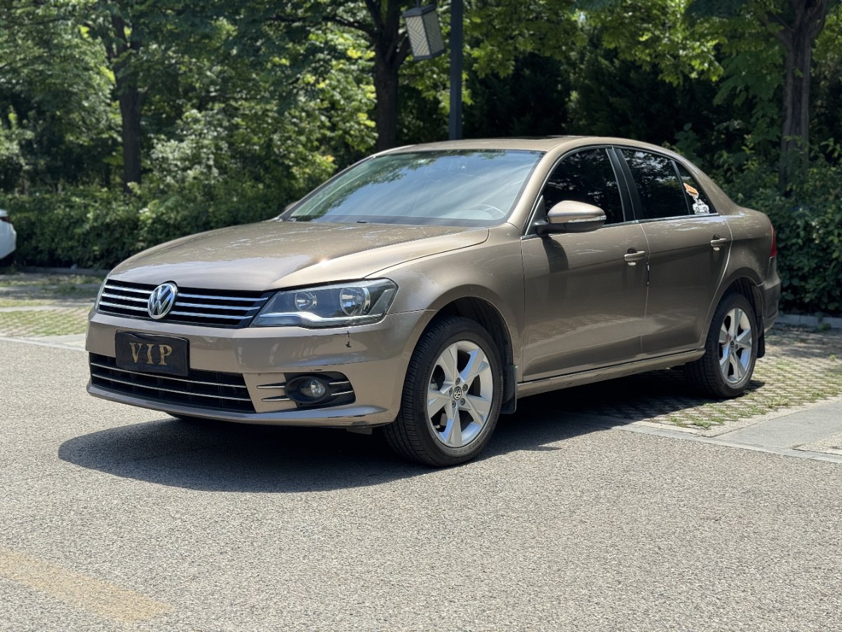 Volkswagen Bora 2015 car image 