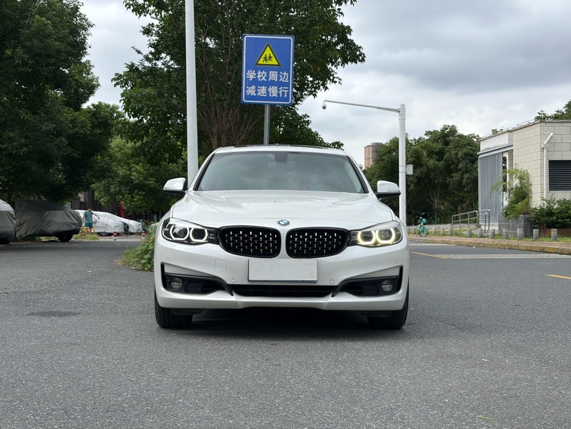 BMW 3 Series GT 2018 #2 BMW 3 Series GT 2018 صورة سيارة #2