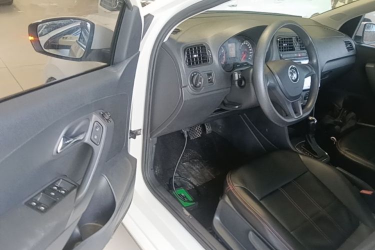 Volkswagen Polo 2017 #16 Volkswagen Polo 2017 car image #16
