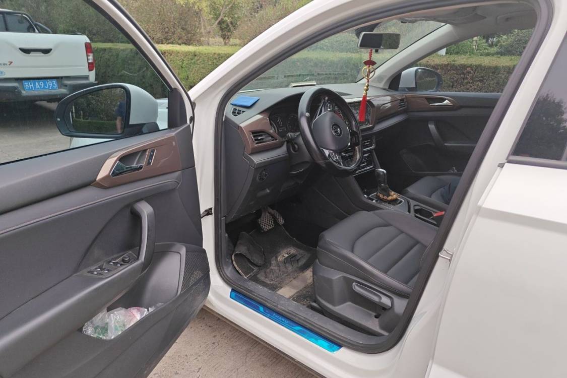 Volkswagen Tharu 2021 car image #23