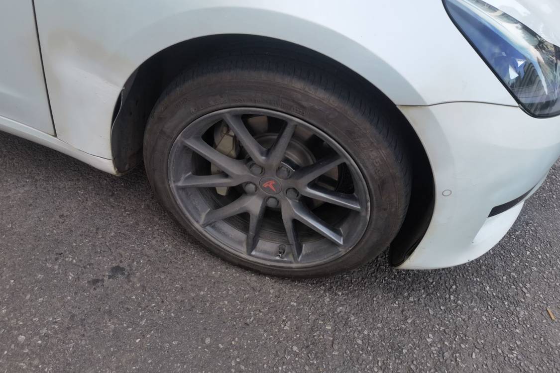 Tesla Model 3 2021 car image #9