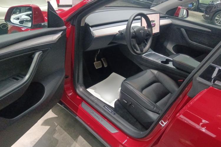 Tesla Model Y 2023 #16 Tesla Model Y 2023 car image #16