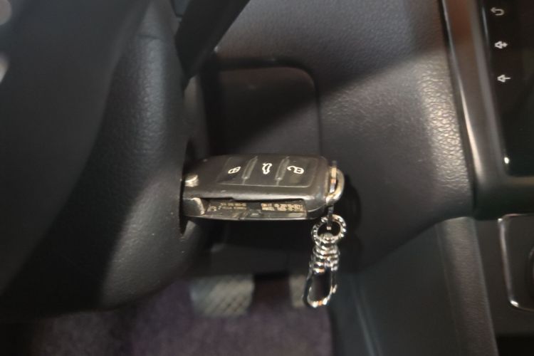 Volkswagen Polo 2016 car image #9