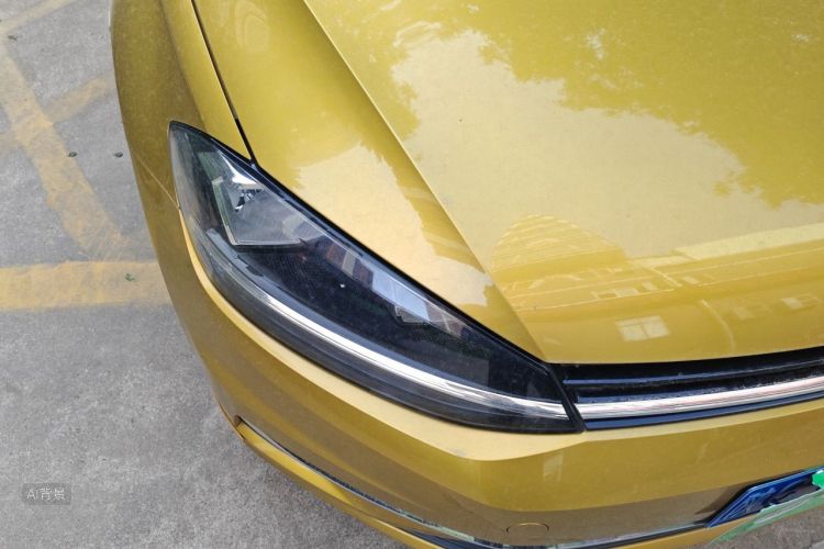 Volkswagen Golf 2018 car image #8