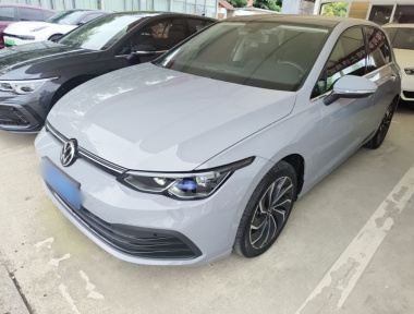 Volkswagen Golf 2024 car image 