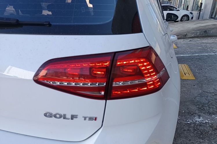 Volkswagen Golf 2016 car image #8