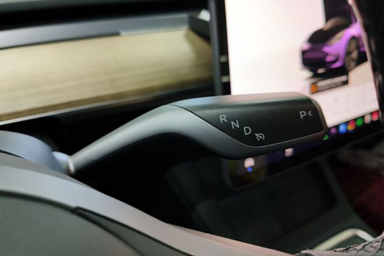 Tesla Model 3 2022 car image #14