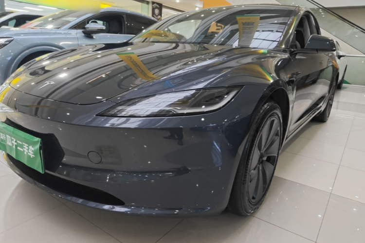 Tesla Model 3 2025 #2 Tesla Model 3 2025 car image #2