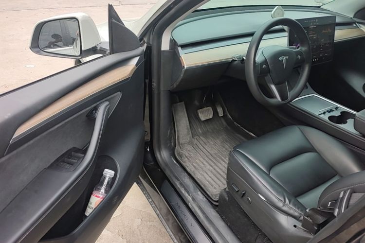 Tesla Model Y 2021 #18 Tesla Model Y 2021 car image #18
