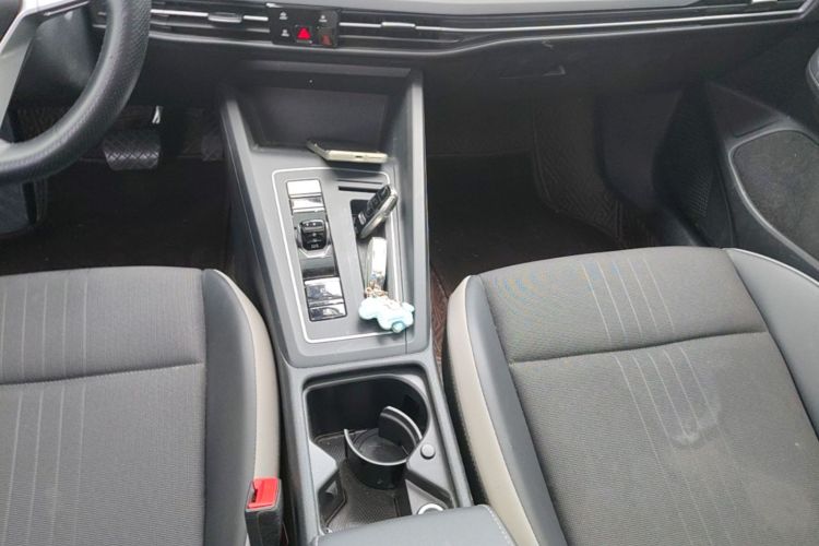 Volkswagen Golf 2022 car image #14