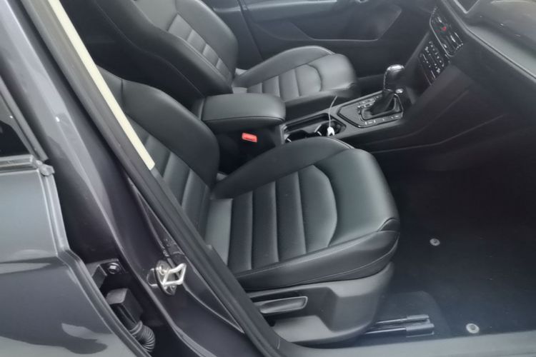 Volkswagen Tharu 2021 car image #24