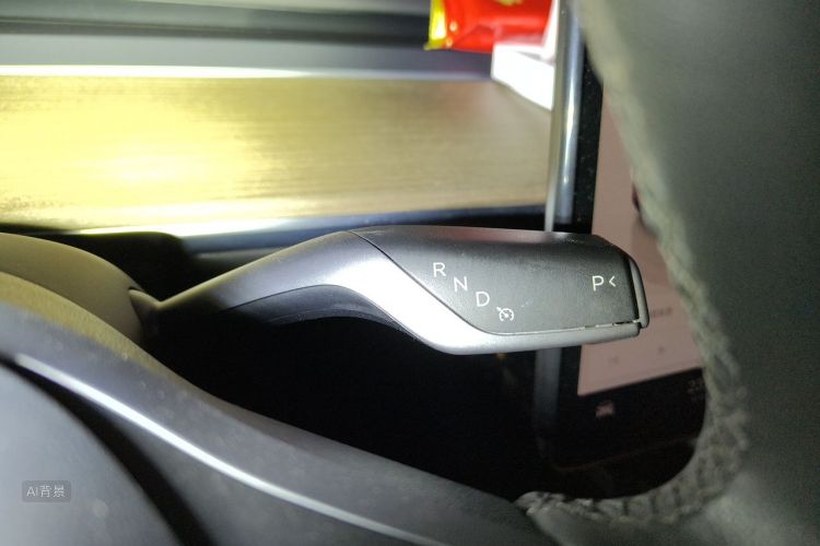 Tesla Model Y 2023 #16 Tesla Model Y 2023 car image #16