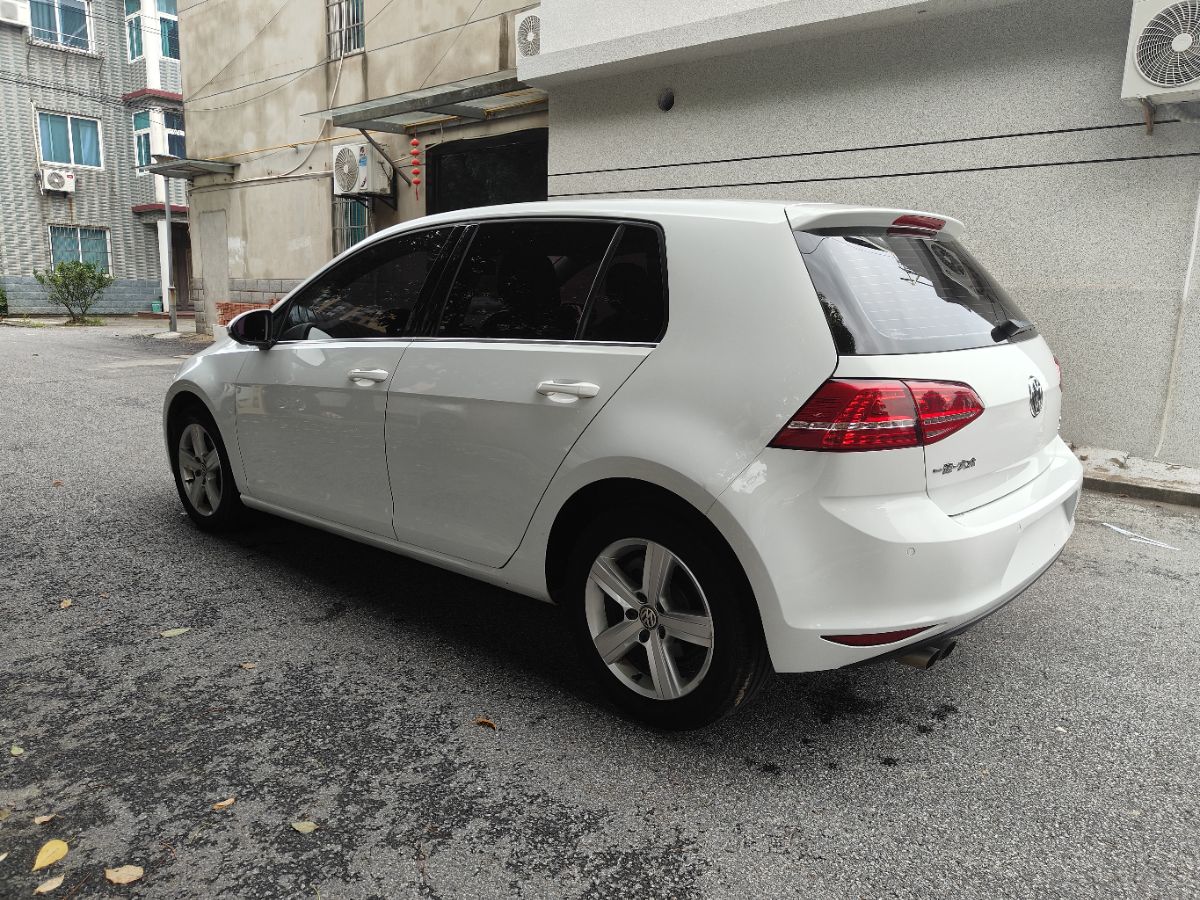 Volkswagen Golf 2017 car image #5