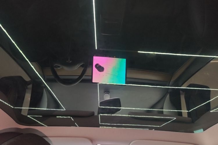 Tesla Model Y 2021 car image #18