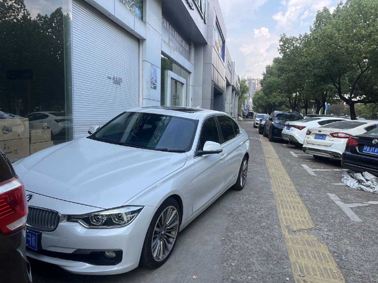 BMW 3 Series 2019 car image 
