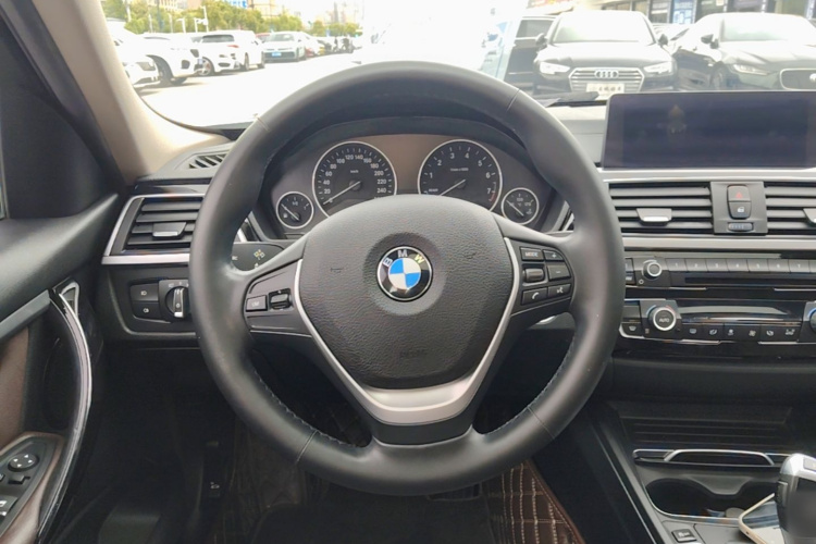 BMW 3 Series 2019 #11 BMW 3 Series 2019 car image #11