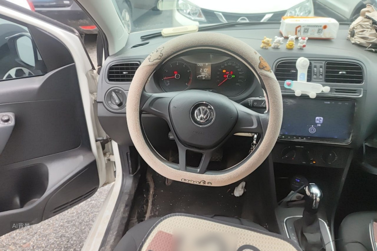 Volkswagen Polo 2017 car image #12