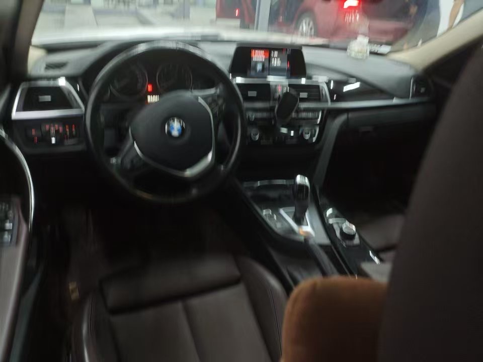 BMW 3 Series 2018 #4 BMW 3 Series 2018 car image #4