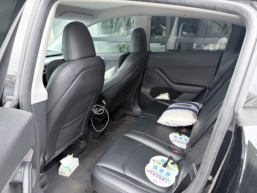 Tesla Model Y 2023 #3 Tesla Model Y 2023 car image #3