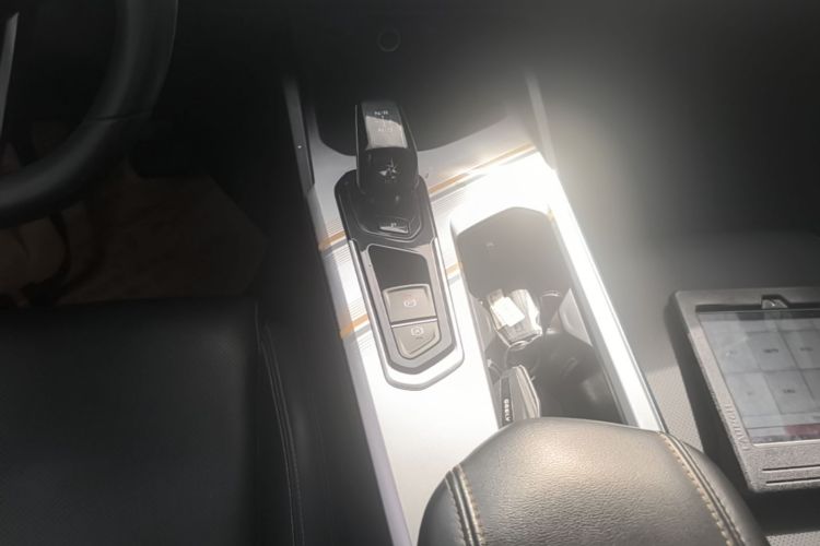 GEELY Emgrand L HiP 2022 car image #14
