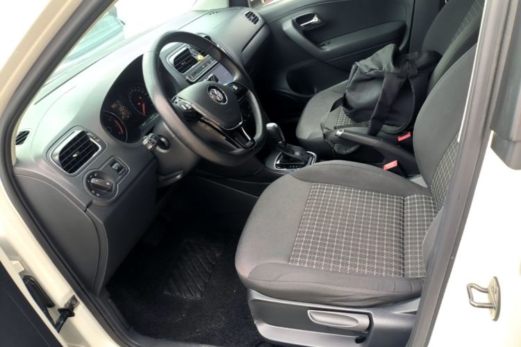 Volkswagen Polo 2019 car image #15
