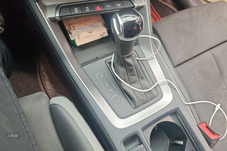 Audi Q3 2022 car image #16