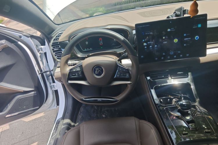 BYD Han 2023 car image #15