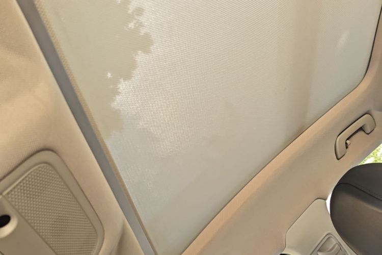 Audi Q3 2017 car image #18