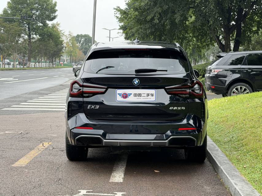 BMW iX3 2023 صورة سيارة #14