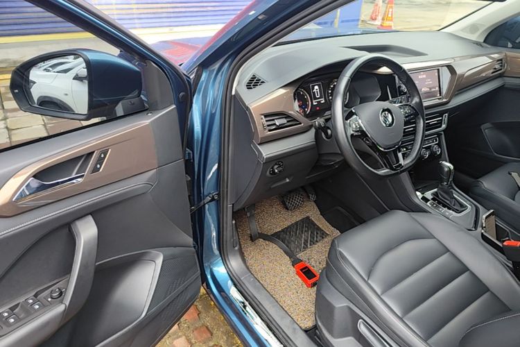 Volkswagen Tharu 2019 car image #12