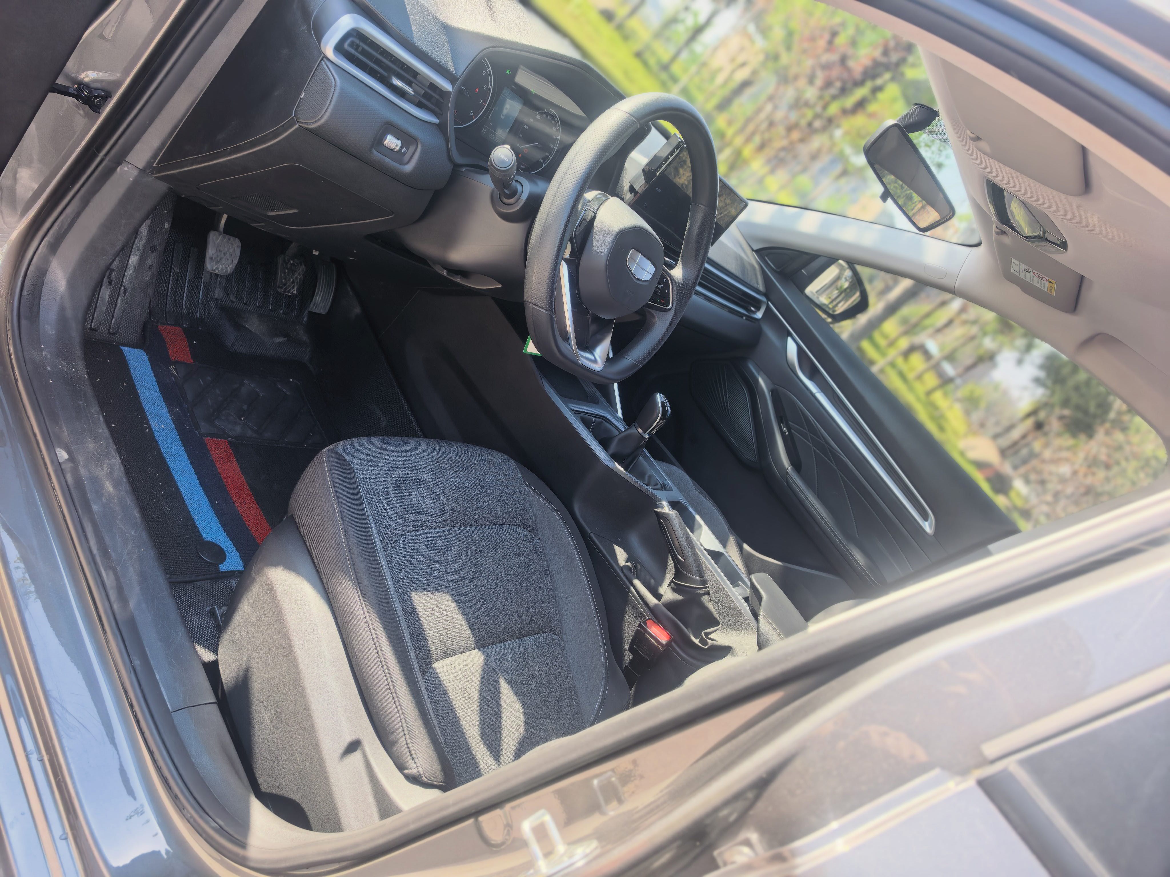 GEELY Emgrand 2025 imagen de coche #4