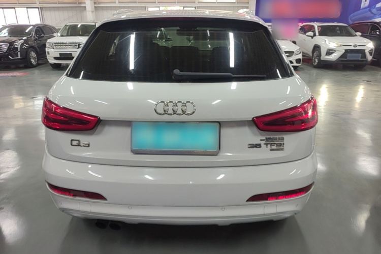 Audi Q3 2015 car image #6