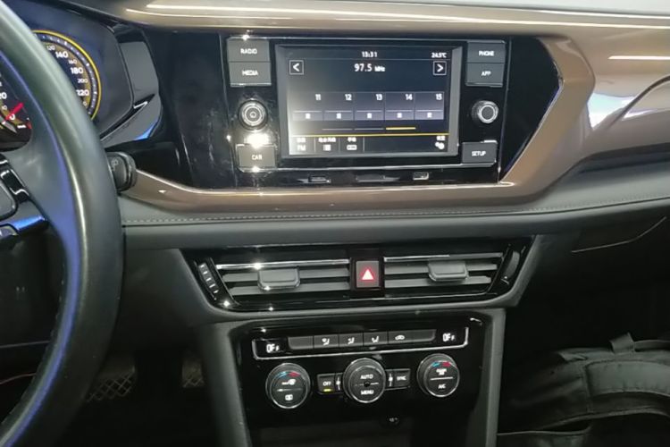 Volkswagen Tharu 2020 car image #13