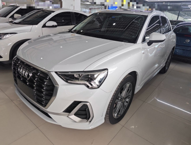 Audi Q3 2020 Audi Q3 2020 immagine di auto