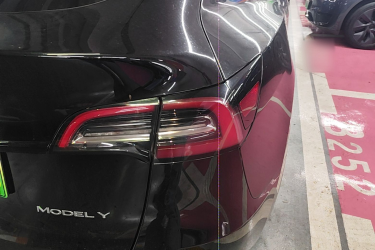 Tesla Model Y 2023 #8 Tesla Model Y 2023 car image #8