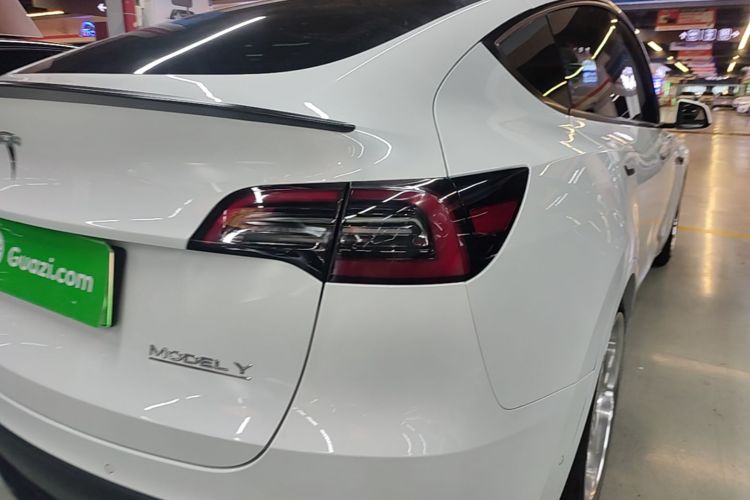 Tesla Model Y 2022 #8 Tesla Model Y 2022 car image #8
