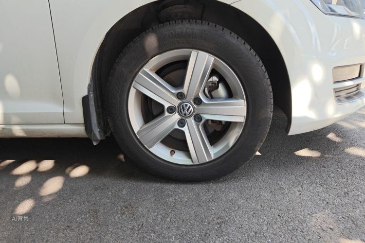 Volkswagen Golf 2017 car image #9