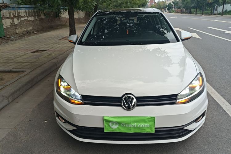 Volkswagen Golf 2020 car image #3