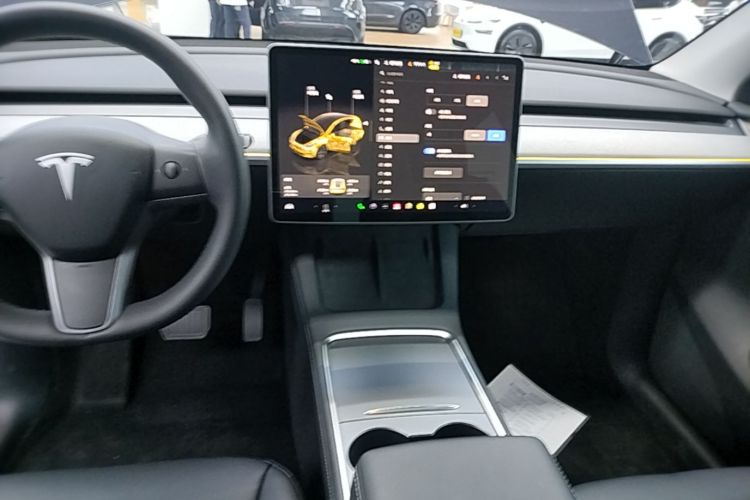 Tesla Model Y 2024 #17 Tesla Model Y 2024 immagine di auto #17