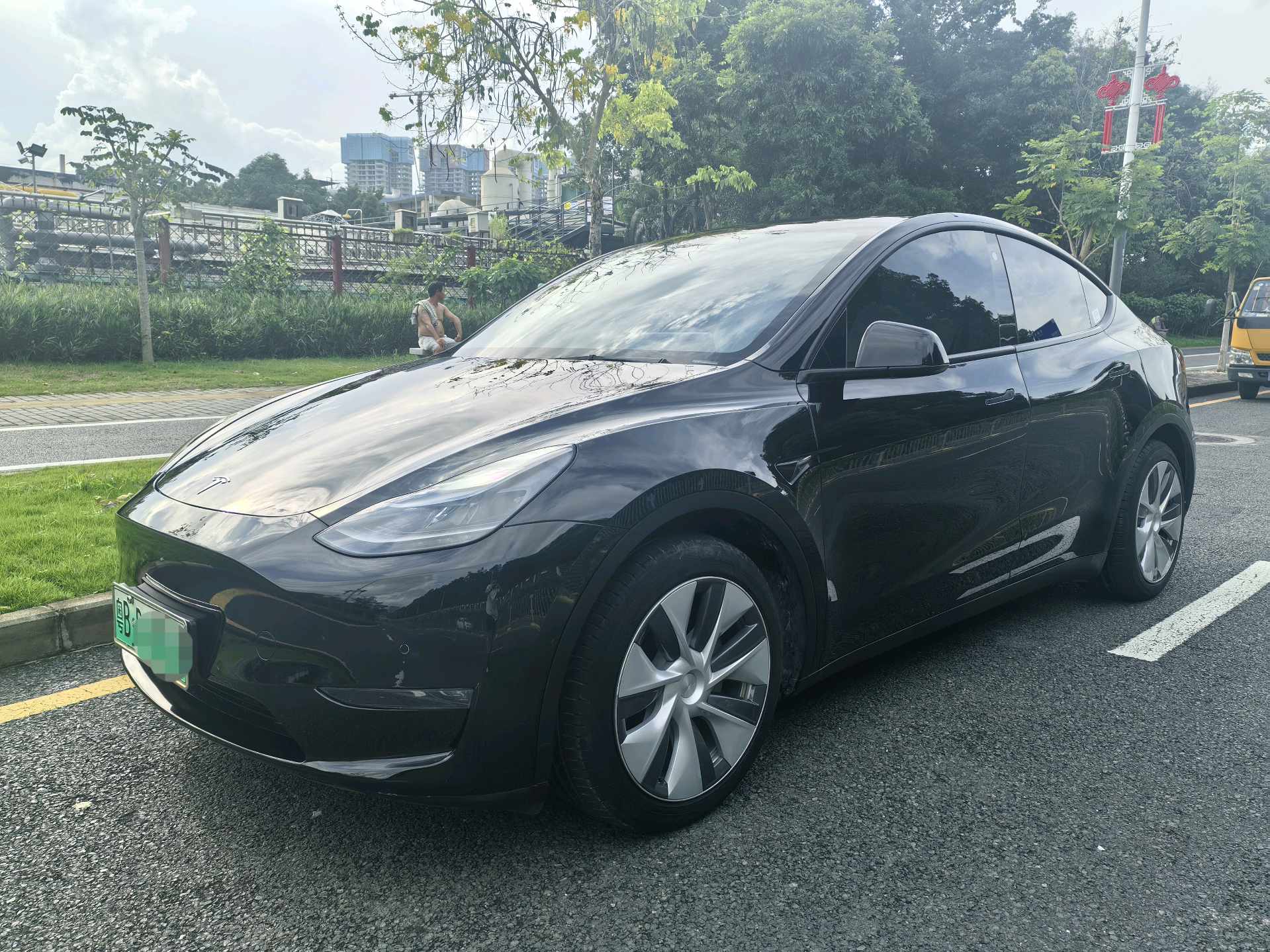 Tesla Model Y 2022 car image 