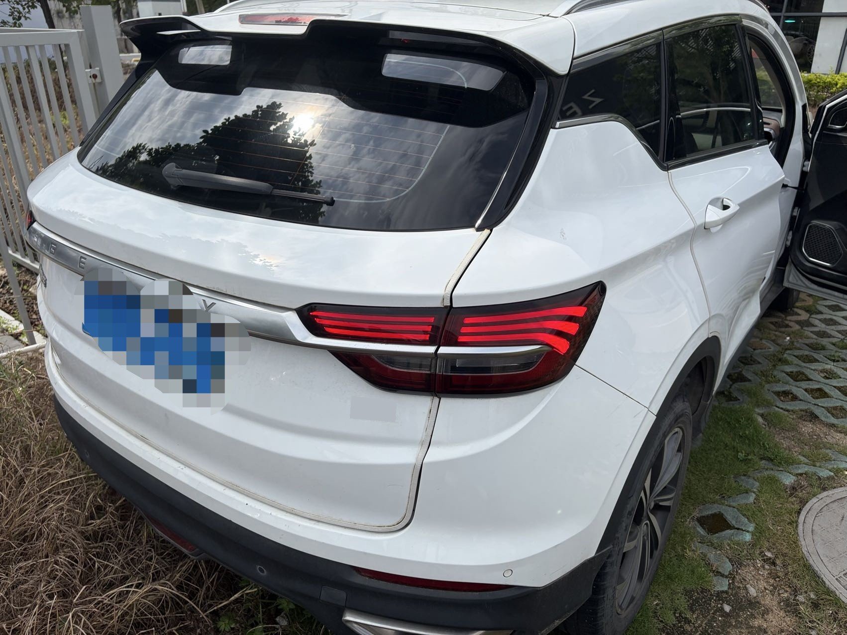 GEELY Coolray 2019 car image #2